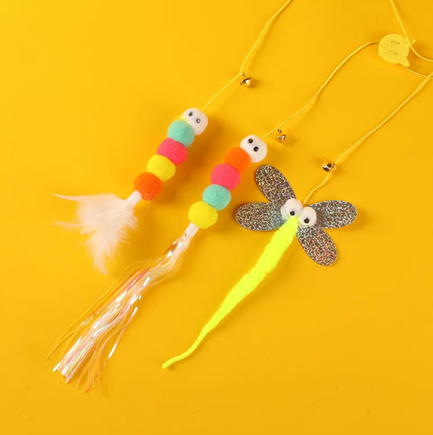 Feather & Bell Cat Teaser Wand Toy – Interactive Play